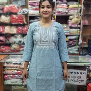 হালকা আকাশি বা পেস্ট ব্লু রঙের  টপ্স