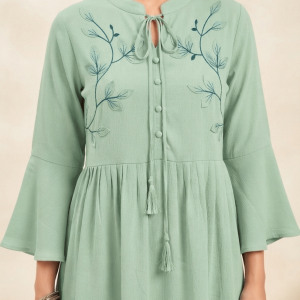 মিন্ট গ্রিন ইন্ডিয়ান সফট সিল্ক কাপড় এর টপস (Mint Green Indian Tops)
